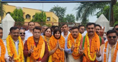 कोमल चौधरी ने शक्ति प्रदर्शन के साथ किया 14,कुरैया जिला पंचायत सीट पर नामांकन ! विधायक शिव अरोरा बोले कुरैया की जनता बनाएगी नया इतिहास भाजपा की होंगी जीत