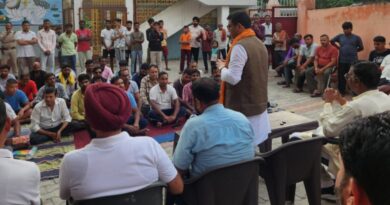 विधायक शिव अरोरा ने खानपुर पूर्व जिला पंचायत सीट से भाजपा समर्थित प्रत्याशी अमिता विश्वास के पक्ष मे सम्पतपुर मे की सभा, अमिता विश्वास के लिये जनता से मांगा समर्थन