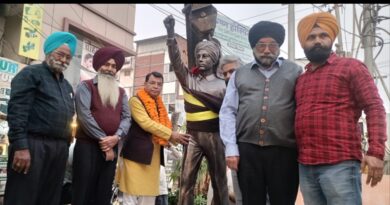 भगत सिंह चौक पर शहीद भगत सिंह की आदम कद कास्य प्रतिमा विधायक शिव अरोरा ने कराई स्थापित विधायक बोले भगत सिंह चौक का बदला स्वरूप ! जल्द होगा भव्य रूप से प्रतिमा का अनावरण