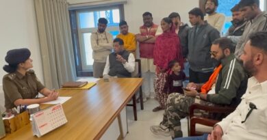 ट्रांजिष्ट कैम्प की हिन्दू नाबालिक बच्ची की सकुशल वापसी को लेकर विधायक शिव अरोरा ने परिजनों संग एसपी क्राइम निहारिका तोमर से की मुलाक़ात