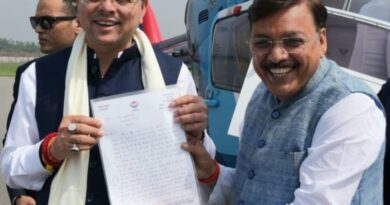 पंतनगर एयरपोर्ट पर मुख्यमंत्री का स्वागत, किच्छा की विकास योजनाओं के लिए पूर्व विधायक ने जताया आभार