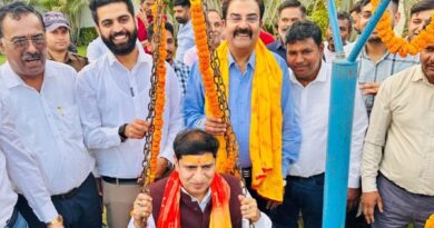 कैबिनेट मंत्री बनने के बाद पहली बार ग्राम आगमन पर प्रदीप बत्रा का भव्य स्वागत