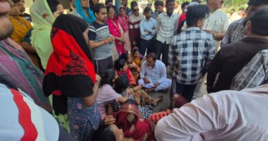 रुद्रपुर में 6 मौतों से गमगीन माहौल, पोस्टमार्टम हाउस पहुंचे सुशील गाबा ने परिजनों को बंधाया ढांढस