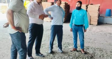 रूद्रपुर में यूरिया की कालाबाजारी रोकने को प्लाईवुड फैक्ट्रियों पर छापा, कृषि विभाग ने दी कड़ी चेतावनी