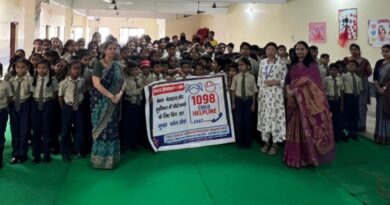 रुद्रपुर में बाल सुरक्षा जागरूकता अभियान आयोजित, छात्र-छात्राओं को बताए गए अधिकार और हेल्पलाइन नंबर