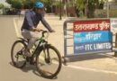 डीएम मयूर दीक्षित पैदल तो एआरटीओ निखिल शर्मा साइकिल से पहुंचे दफ्तर! हरिद्वार में बदली अफसरशाही की तस्वीर ईंधन बचत और पर्यावरण संरक्षण को लेकर प्रशासनिक अधिकारियों की अनोखी पहल, जनता ने की जमकर सराहना