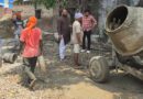 भाजपा नेता विपिन जलहोत्रा ने प्रधान जगजीत गंभीर संग किया निर्माणाधीन सड़क का निरीक्षण