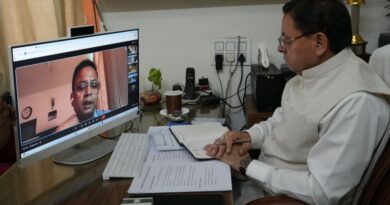 मुख्यमंत्री धामी ने जिलाधिकारियों संग की वर्चुअल बैठक, सरकारी जमीनों से अतिक्रमण हटाने के दिए सख्त निर्देश