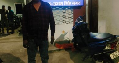 रेशमबाड़ी में युवक से मारपीट, जातिसूचक टिप्पणी का आरोप क्षेत्र में खुलेआम नशा, शराब और जुए के कारोबार को लेकर भी उठे सवाल