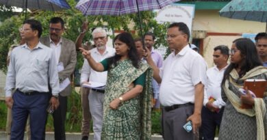 आयुक्त एवं सचिव रंजना राजगुरु ने चम्पावत में राजस्व कार्यों और विकास योजनाओं की समीक्षा की