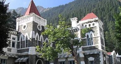 हाईकोर्ट स्थानांतरण पर सुप्रीम कोर्ट के फैसले का अधिवक्ताओं ने किया स्वागत, रुद्रपुर में अस्थायी संचालन की मांग