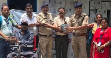 हरेला पर्व पर सदर कोतवाली में जिला विधिक सेवा प्राधिकरण ने किया पौधरोपण पर्यावरण संरक्षण का दिया संदेश, पुलिसकर्मियों और पीएलवी टीम ने लिया हरियाली बढ़ाने का संकल्प