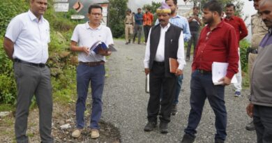 जिलाधिकारी ने ललूवापानी–बनलेख–जयगांव–जैंतोली मोटर मार्ग का निरीक्षण किया, सुरक्षा इंतजाम मजबूत करने के निर्देश