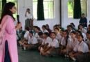 बाल अधिकारों को लेकर छात्राओं को किया जागरूक, हेल्पलाइन नंबरों की दी जानकारी