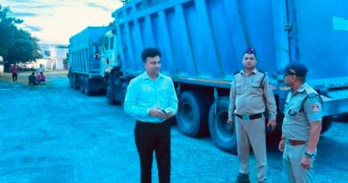 रुद्रपुर में परिवहन विभाग का बड़ा चाबुक: 10 वाहन सीज, 23 के चालान; ओवरलोडिंग पर कसा शिकंजा
