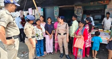रक्षाबंधन पर बहनों की सुरक्षा बनी पुलिस की पहली जिम्मेदारी बाजारों से भीड़भाड़ वाले इलाकों तक महिला चीता पुलिस का पहरा, बहनों संग राखी बांधकर दिया सुरक्षा का भरोसा