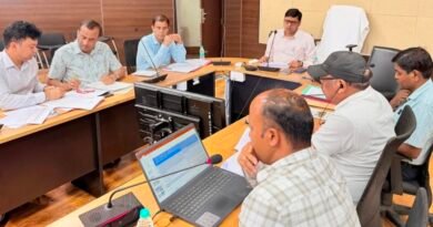 सड़क पर ‘शिकंजा’ कसने की तैयारी, नो हेलमेट तो नो पेट्रोल 12 स्थानों पर लगेंगे कैमरे, 40 ब्लैक स्पॉट में 38 सुधरे; अवैध कट और अतिक्रमण पर भी कार्रवाई के निर्देश