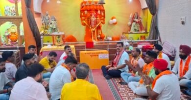 गल्ला मंडी में ठुकराल ने समर्थकों संग किया हनुमान चालीसा पाठ भाजपा राष्ट्रीय अध्यक्ष नितिन नवीन के कार्यक्रम पर जताई नाराजगी, हिंदू धर्म के अपमान का लगाया आरोप