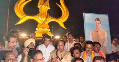 त्रिशूल चौक पर 5,001 दीपों से गूंजा ‘एक दीया आशीर्वाद का’ संदेश प्रधानमंत्री मोदी के जन्मदिन पर महापौर विकास शर्मा की पहल पर हुआ भव्य दीप प्रज्वलन