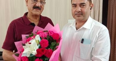 स्वास्थ्य मंत्री से मिले सीएमओ, जिले की स्वास्थ्य व्यवस्थाओं का रखा रिपोर्ट कार्ड चिकित्सकों और पैरामेडिकल स्टाफ की कमी जल्द दूर करने का मिला आश्वासन