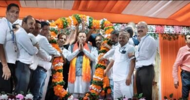 टनकपुर दशहरा महोत्सव में उमड़ा आस्था और संस्कृति का सैलाब, मुख्यमंत्री धामी ने किया प्रतिभाग श्रीमद्भागवत कथा का किया श्रवण, छोलिया नृत्य और सांस्कृतिक प्रस्तुतियों से हुआ भव्य स्वागत